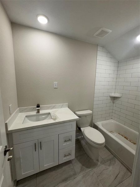 one of 4 full baths