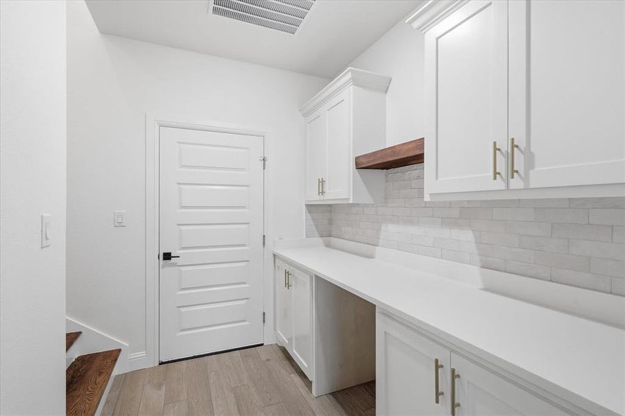 Furnished interior view inside a new home in , Sanger (Image 12).