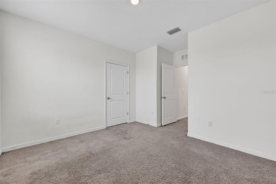 Spacious, unfurnished interior of a new home in Farm at Varrea, Plant City (Image 29).