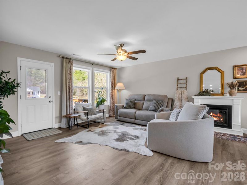 Furnished interior view inside a new home in , Hendersonville (Image 31). Furnished interior view inside a new home in , Hendersonville (Image 31).