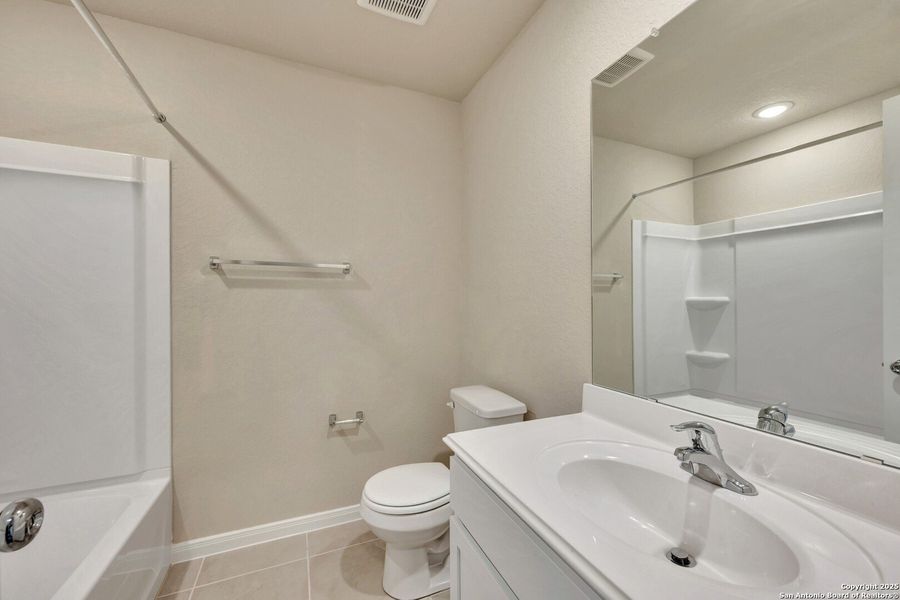 Furnished interior view inside a new home in Greenspoint Heights, Seguin (Image 5). Furnished interior view inside a new home in Greenspoint Heights, Seguin (Image 5).