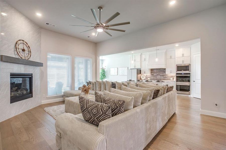 Furnished interior view inside a new home in M3 Ranch 60s, Mansfield (Image 6).