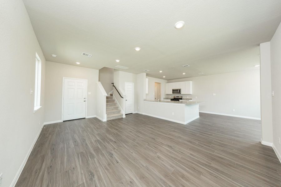 Spacious, unfurnished interior of a new home in Cliffstone Hills, Conroe (Image 16). Spacious, unfurnished interior of a new home in Cliffstone Hills, Conroe (Image 16).