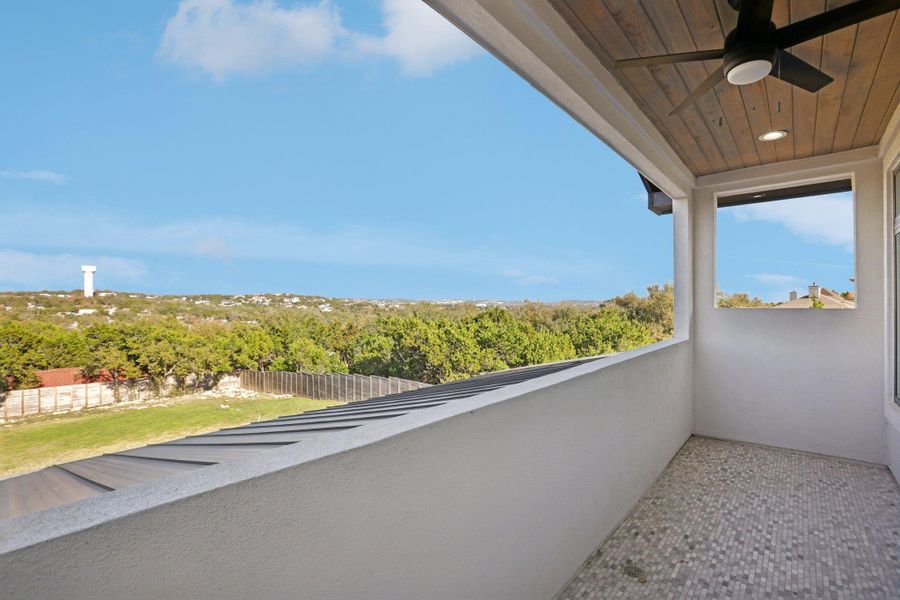 Balcony with ceiling fan