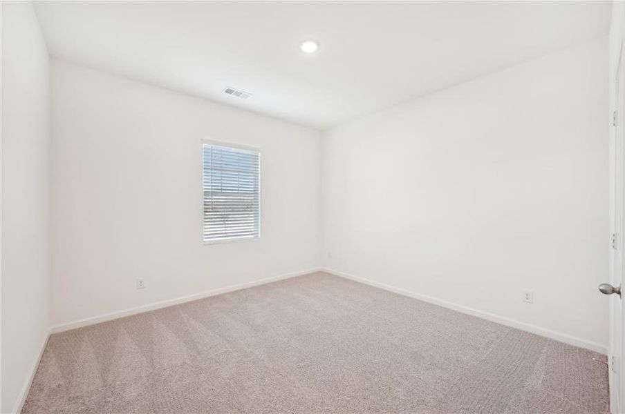 Spacious, unfurnished interior of a new home in Crescent Pointe, Carrollton (Image 21).