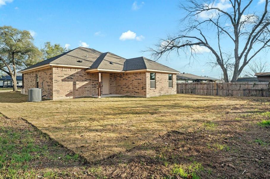 Exterior details and patio area of a home in , Waco (Image 3).