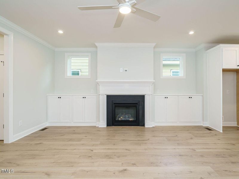 006-1280x960-living-room