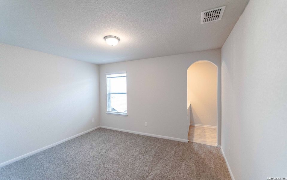 Spacious, unfurnished interior of a new home in , San Antonio (Image 11).