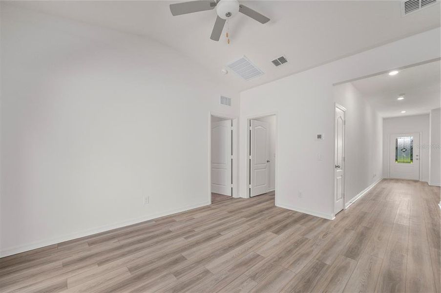 Spacious, unfurnished interior of a new home in Poinciana, Poinciana (Image 14).