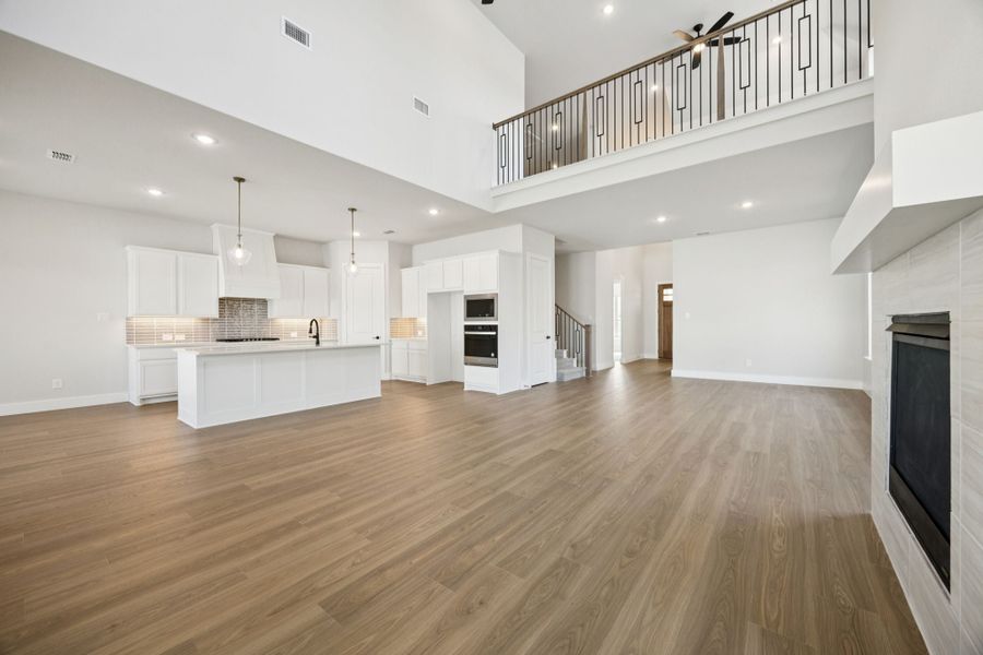 Spacious, unfurnished interior of a new home in Painted Tree Lakeside, McKinney (Image 28).