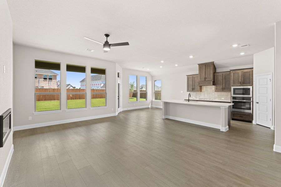 Spacious, unfurnished interior of a new home in Lovers Landing, Forney (Image 16).