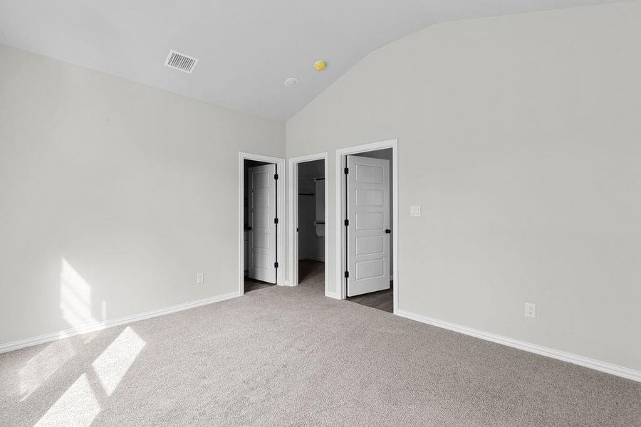Spacious, unfurnished interior of a new home in , Fort Worth (Image 11).