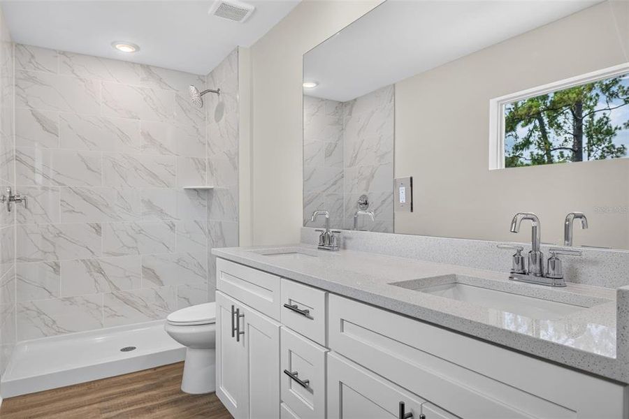 Furnished interior view inside a new home in , Port Charlotte (Image 9).
