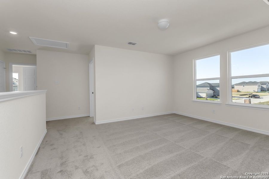 Spacious, unfurnished interior of a new home in Knox Ridge, Converse (Image 9).