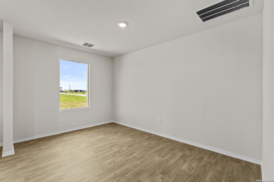 Spacious, unfurnished interior of a new home in Swenson Heights, Seguin (Image 26).