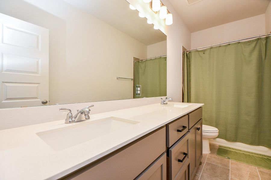 Furnished interior view inside a new home in Harvest Green 45', Richmond (Image 12). Furnished interior view inside a new home in Harvest Green 45', Richmond (Image 12).