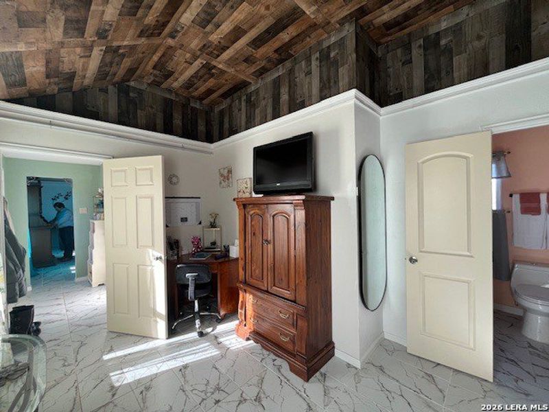 Furnished interior view inside a new home in , Stockdale (Image 5).