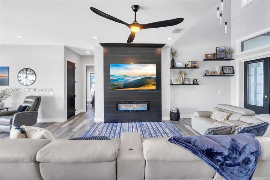 Furnished interior view inside a new home in , Cape Coral (Image 14).