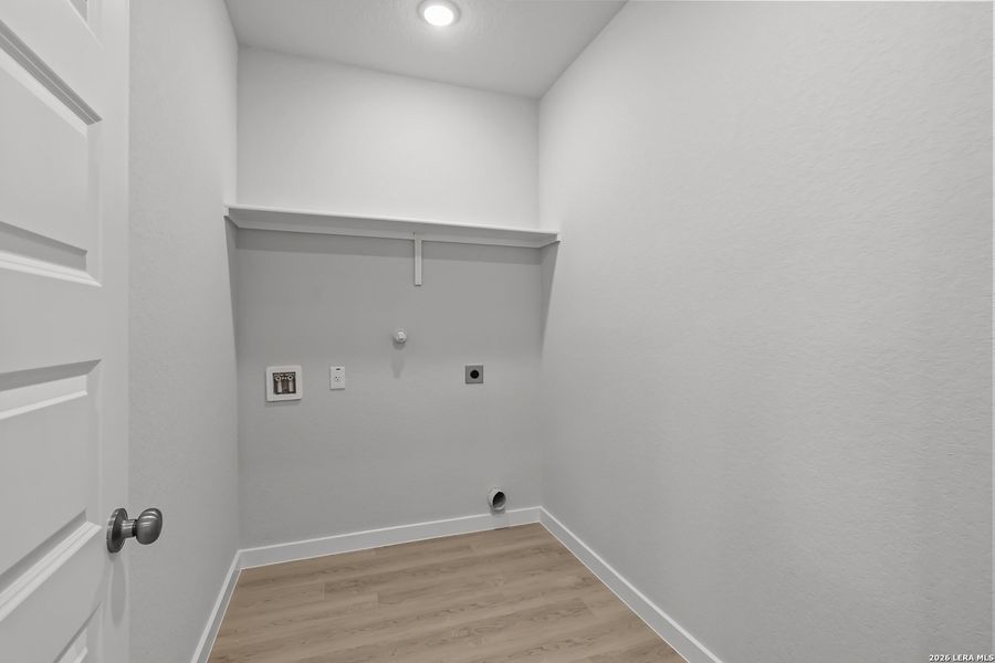 Spacious, unfurnished interior of a new home in Hacienda, San Antonio (Image 29). Spacious, unfurnished interior of a new home in Hacienda, San Antonio (Image 29).