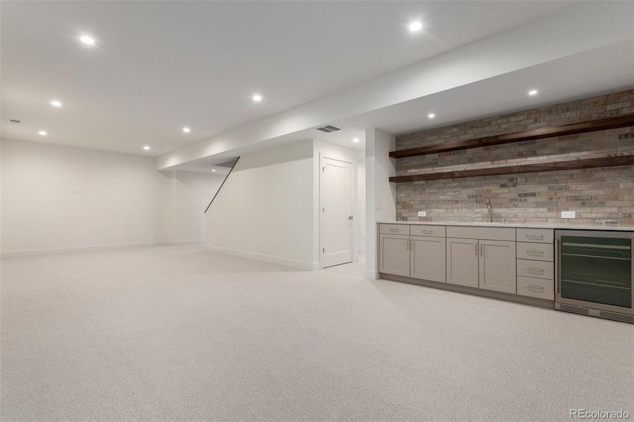 Spacious, unfurnished interior of a new home in , Denver (Image 23).