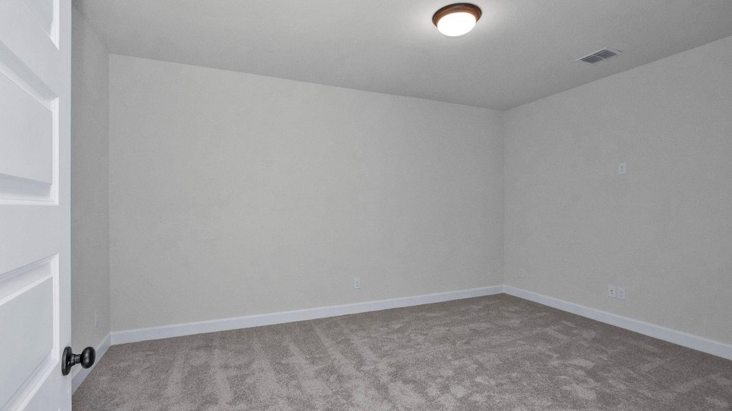 Spacious, unfurnished interior of a new home in Riceland, Mont Belvieu (Image 9).