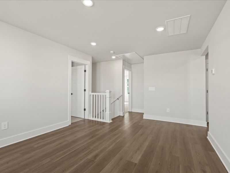 Spacious, unfurnished interior of a new home in Riverwood Farm, Piedmont (Image 9). Spacious, unfurnished interior of a new home in Riverwood Farm, Piedmont (Image 9).