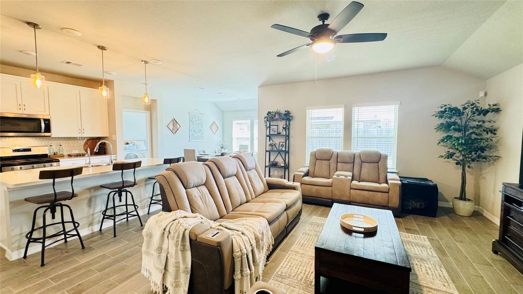 Furnished interior view inside a new home in Southwinds, Baytown (Image 8). Furnished interior view inside a new home in Southwinds, Baytown (Image 8).