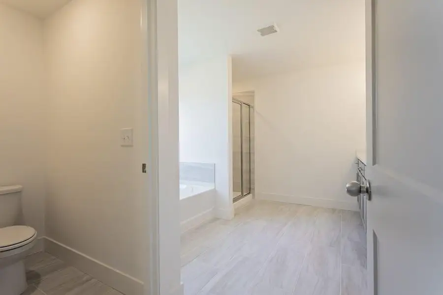 Spacious, unfurnished interior of a new home in , Buford (Image 24).