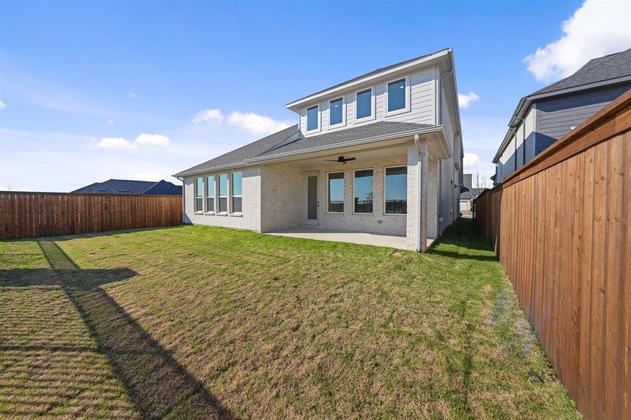 Exterior details and patio area of a home in Brookhollow West, Prosper (Image 4).