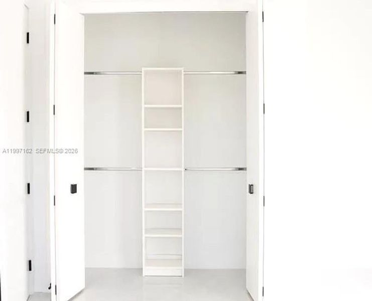 Spacious, unfurnished interior of a new home in , Naples (Image 45).