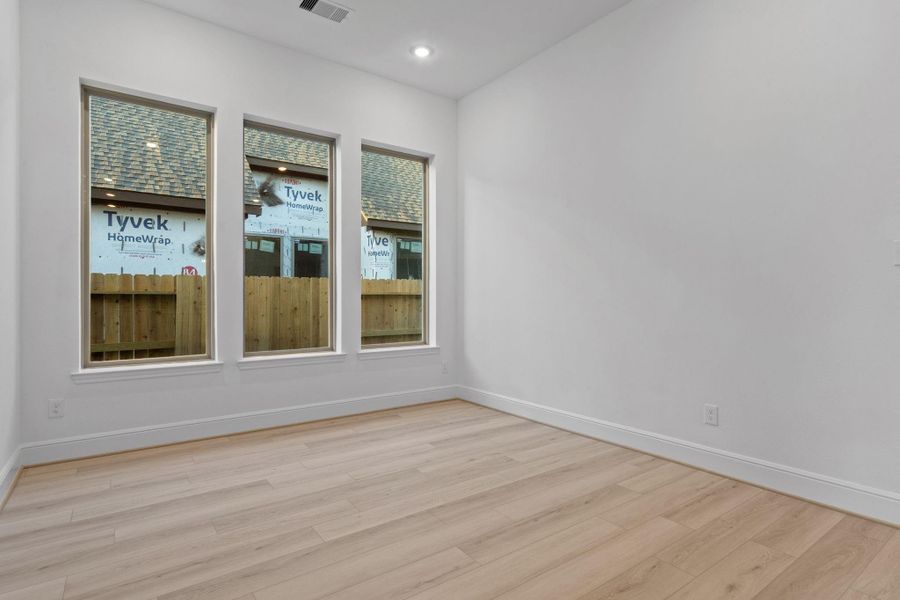 Spacious, unfurnished interior of a new home in Coastal Point, League City (Image 23).