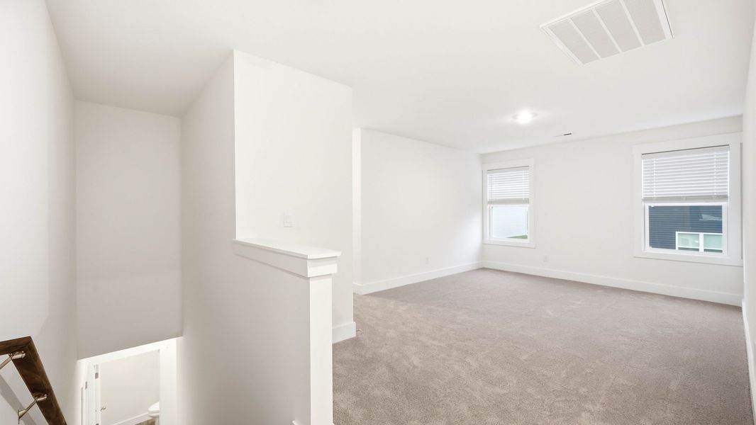 Spacious, unfurnished interior of a new home in Polo Fields, Kingsport (Image 31).