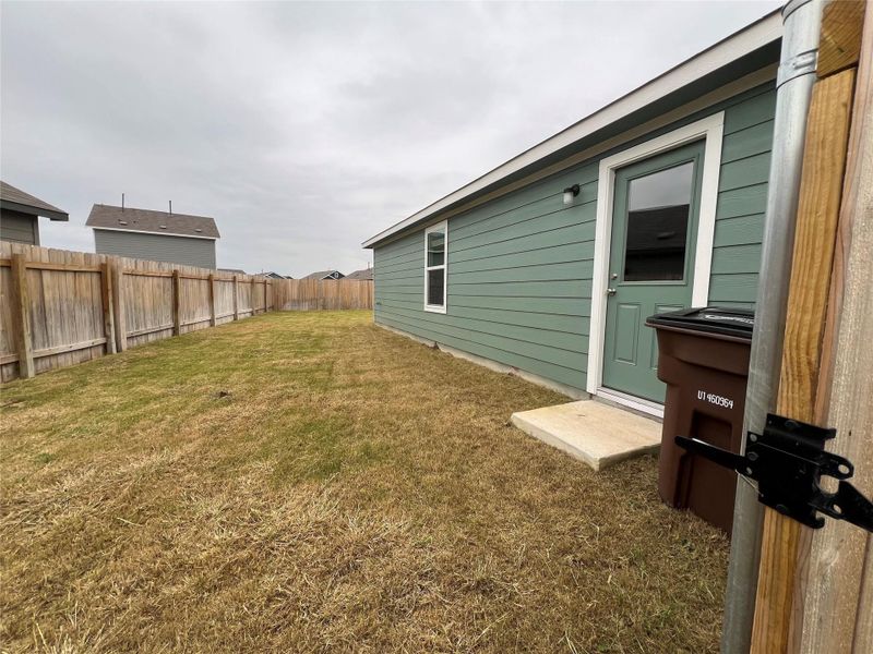 Exterior details and patio area of a home in Summerside: Stonehill Collection, Lockhart (Image 3).