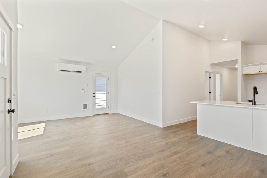 Spacious, unfurnished interior of a new home in Feather Ridge, Redmond (Image 13). Spacious, unfurnished interior of a new home in Feather Ridge, Redmond (Image 13).