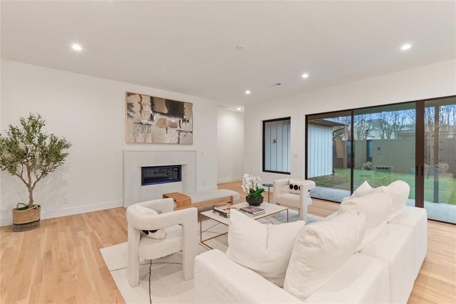 Furnished interior view inside a new home in , Dallas (Image 14).