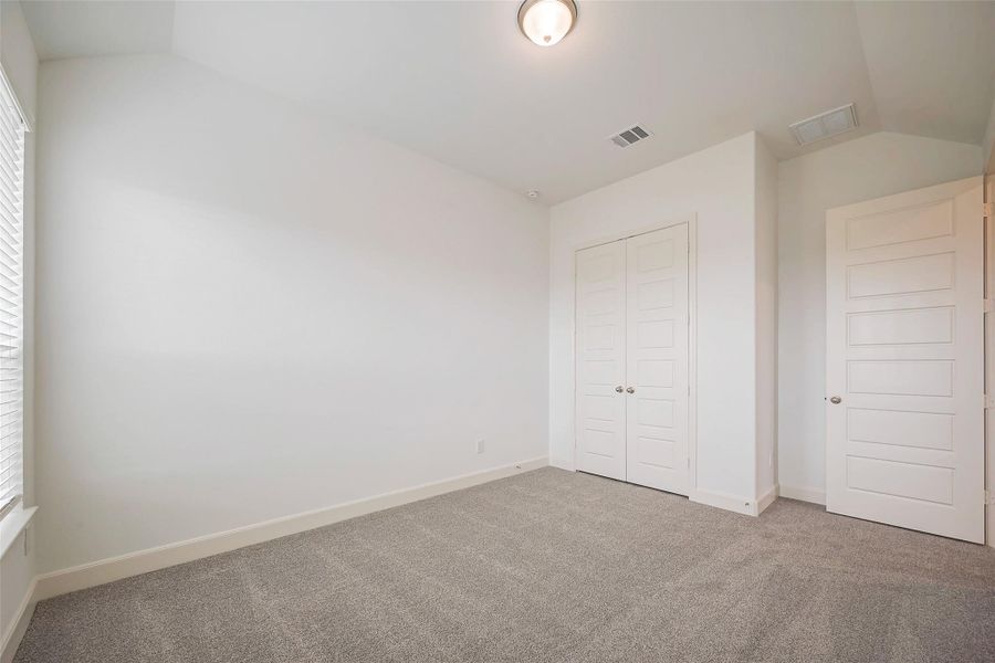 Spacious, unfurnished interior of a new home in Lago Mar, Texas City (Image 40).