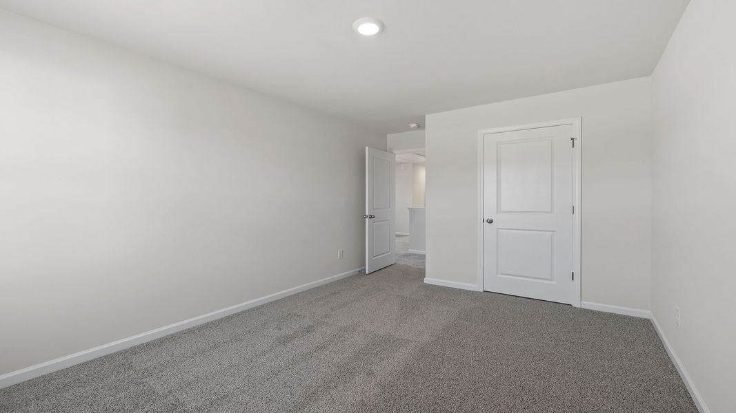 Spacious, unfurnished interior of a new home in Cloverdale Hills, Piedmont (Image 21).
