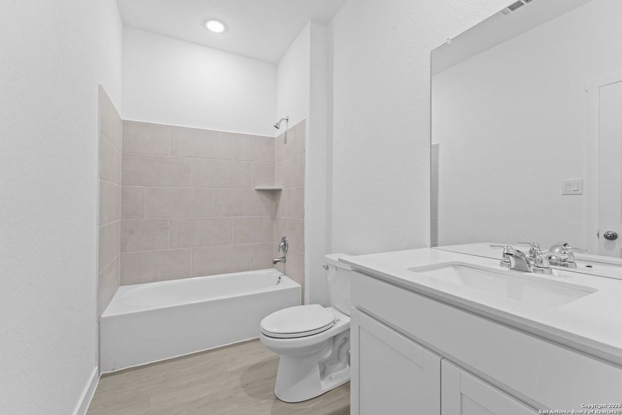 Furnished interior view inside a new home in , New Braunfels (Image 5).