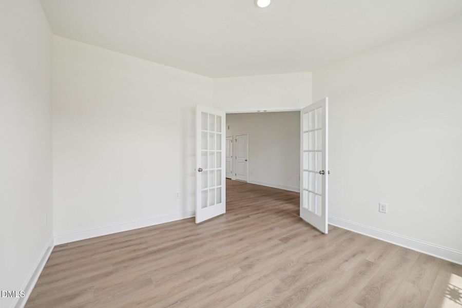 5-web-or-mls-124 Willow Cameron Way-2305