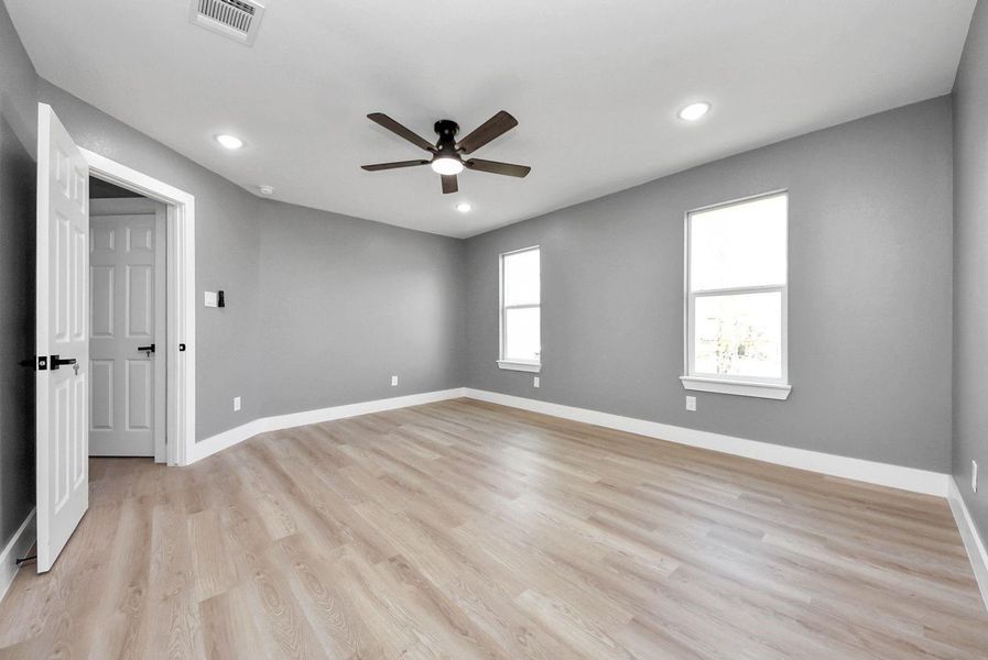 Spacious, unfurnished interior of a new home in , Conroe (Image 21). Spacious, unfurnished interior of a new home in , Conroe (Image 21).