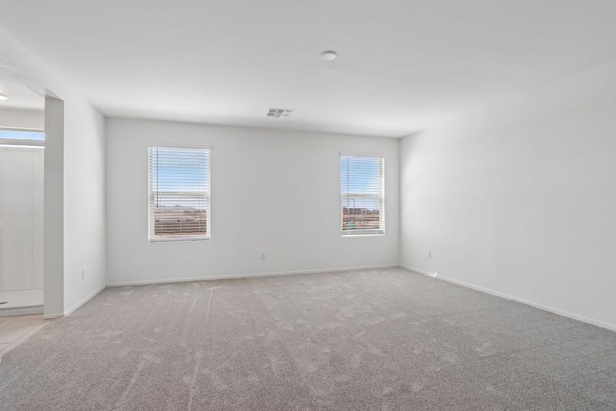 Spacious, unfurnished interior of a new home in Skyline Village Enclaves, San Tan Valley (Image 14).