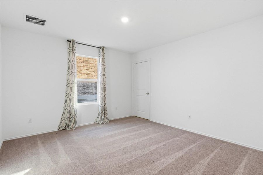 Spacious, unfurnished interior of a new home in Thunder Rock: Watermill Collection, Marble Falls (Image 34).