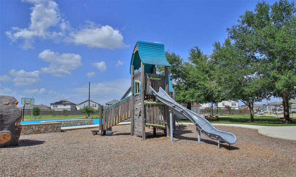 Community amenities in Windrow, Hockley (Image 36).