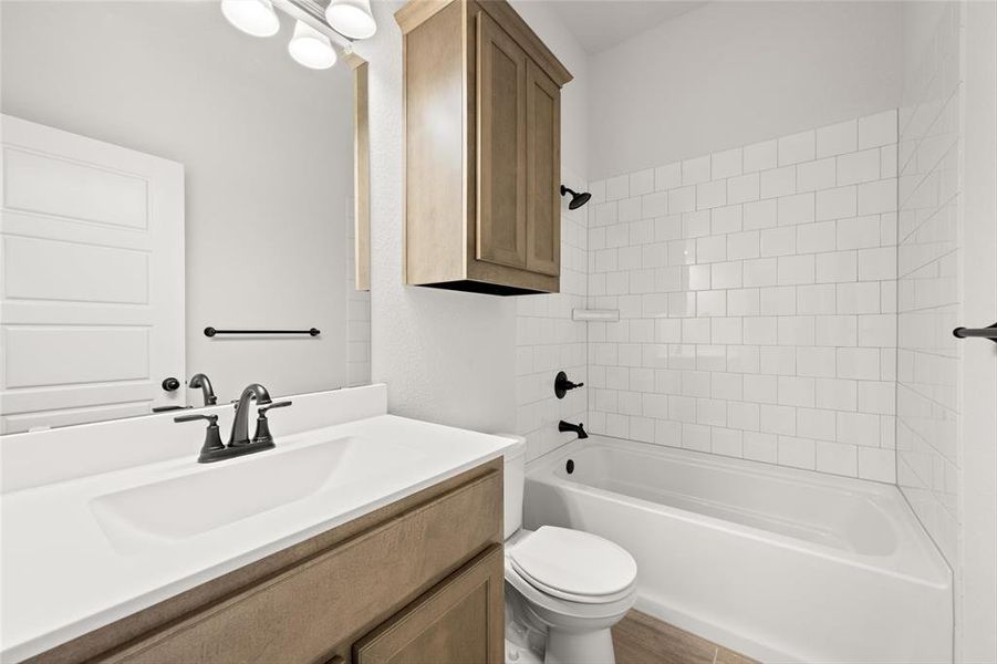 1432 Fox Glen Bathroom