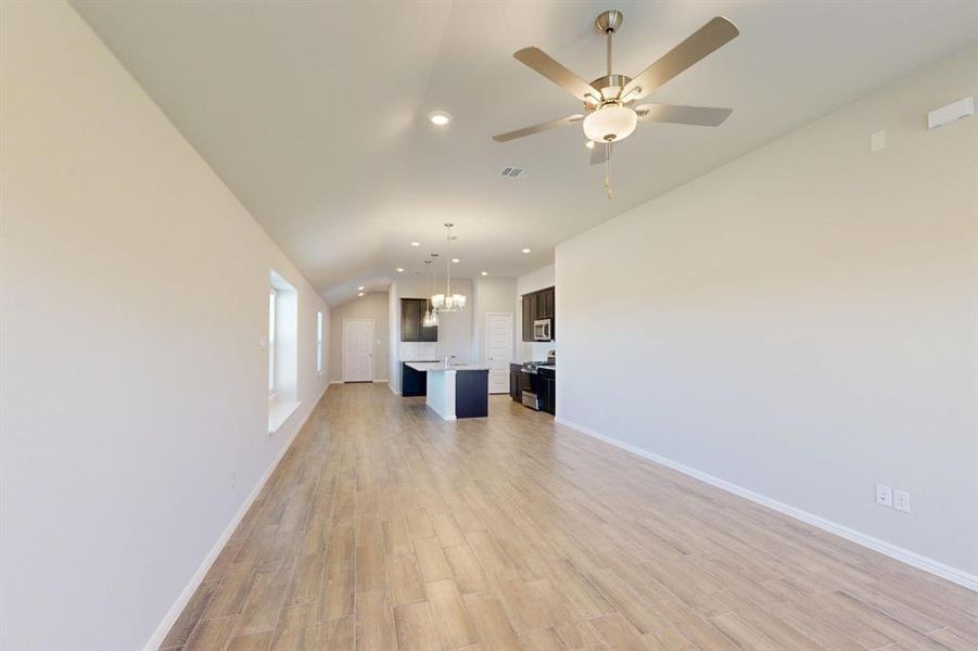 Spacious, unfurnished interior of a new home in Mobberly Farms, Pilot Point (Image 33).