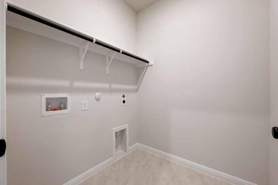Representative unfurnished interior of a home built from the Granbury by Ashton Woods in The Trails at Carmel, Pflugerville (Image 45).