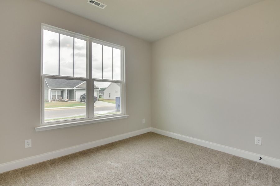 Spacious, unfurnished interior of a new home in , Edgefield (Image 7).