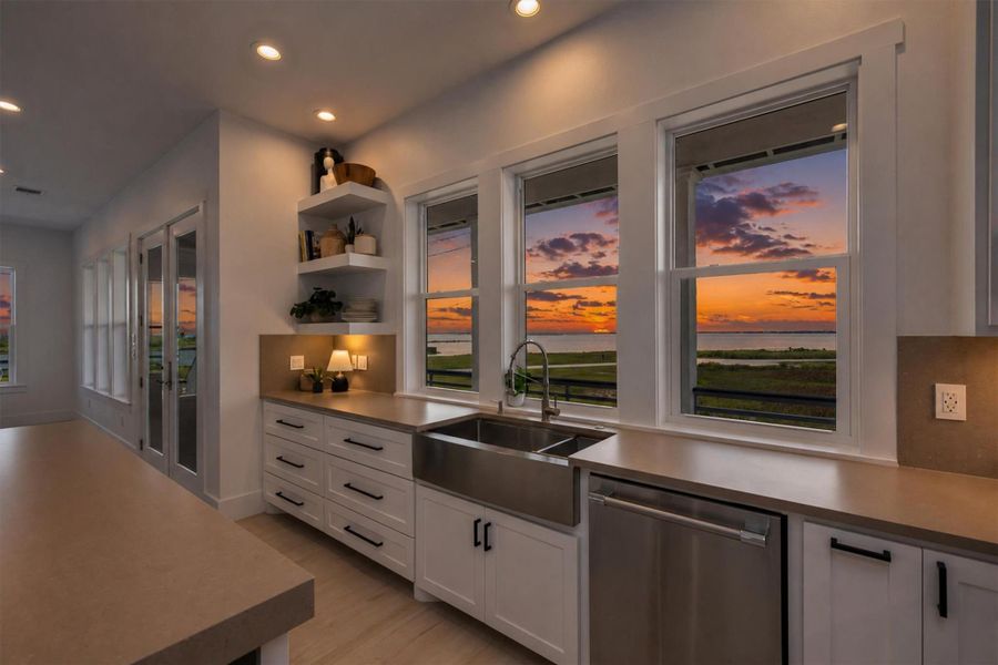 Furnished interior view inside a new home in , Galveston (Image 38).