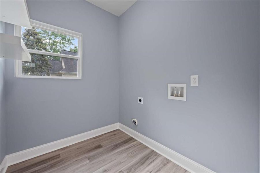 Spacious, unfurnished interior of a new home in , Commerce (Image 23).