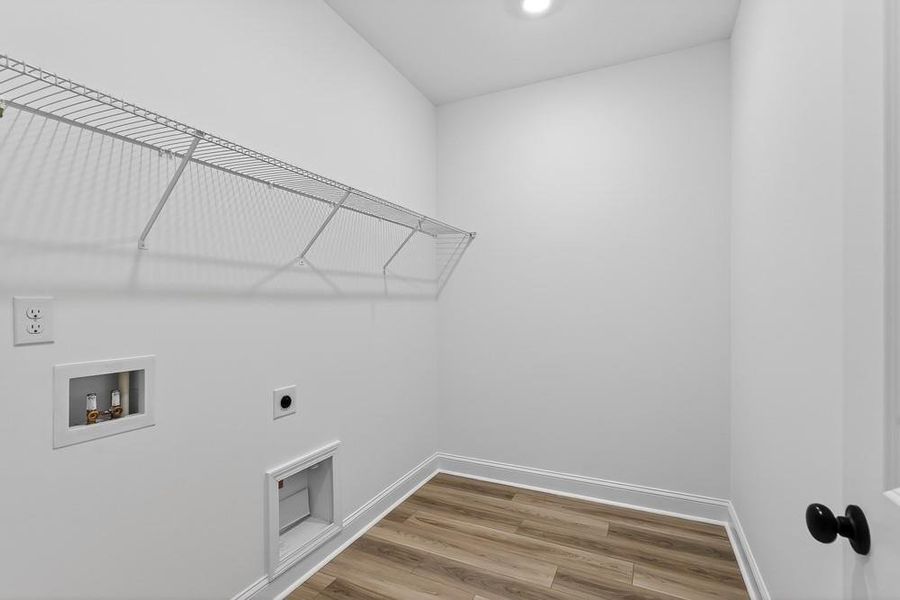 Spacious, unfurnished interior of a new home in Bailey Fence, Dacula (Image 28).